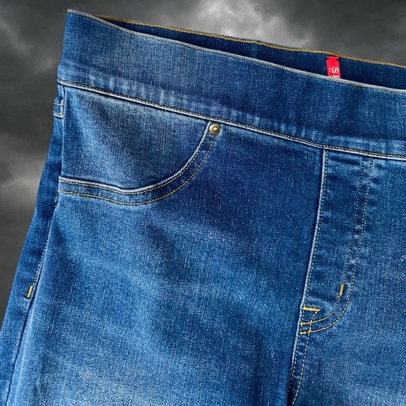 Spanx ‘Shape and Lift Distressed Skinny Jeans’ in “Medium Wash Blue” Size Medium - Picture 6 of 16